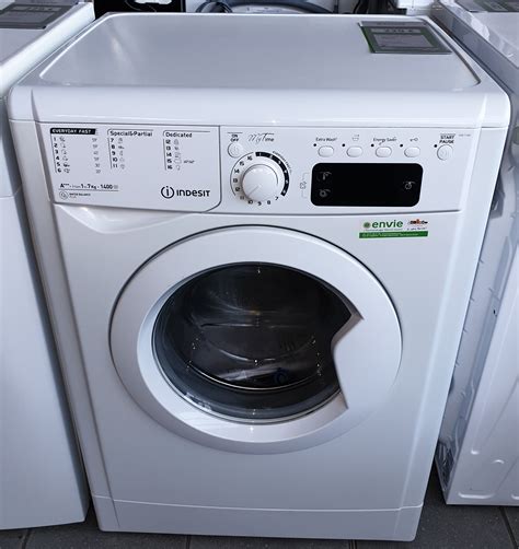 petit lave-linge hublot